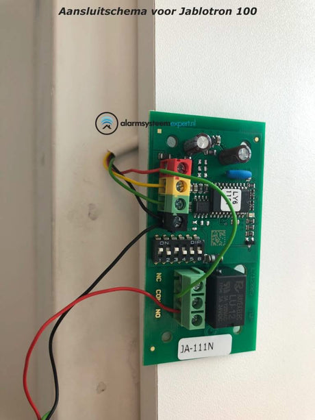 AlarmsysteemExpert.nl AlarmsysteemExpert.nl Professionele flitser, laag model + JB-111N
