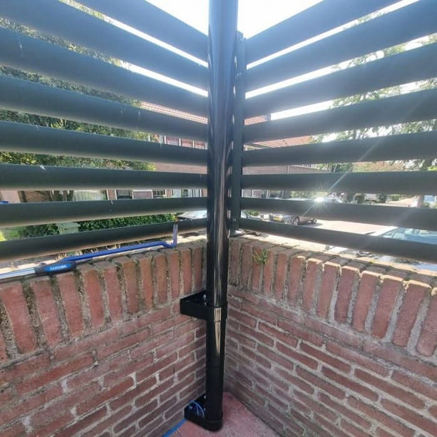 AlarmsysteemExpert.nl Cameramast 2 meter Ø 90mm met RVS muurbeugels