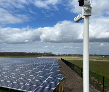 AlarmsysteemExpert.nl Cameramast verplaatsbaar aluminium 4 meter Ø 90mm met tegelframe