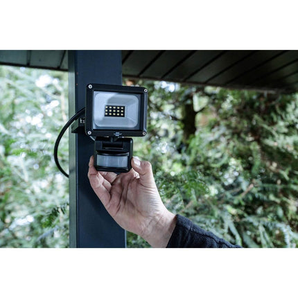 Nedis Nedis LED-strålkastare JARO 1060 P, IP65, 10W, 1150lm, 6500K, med rörelsesensor
